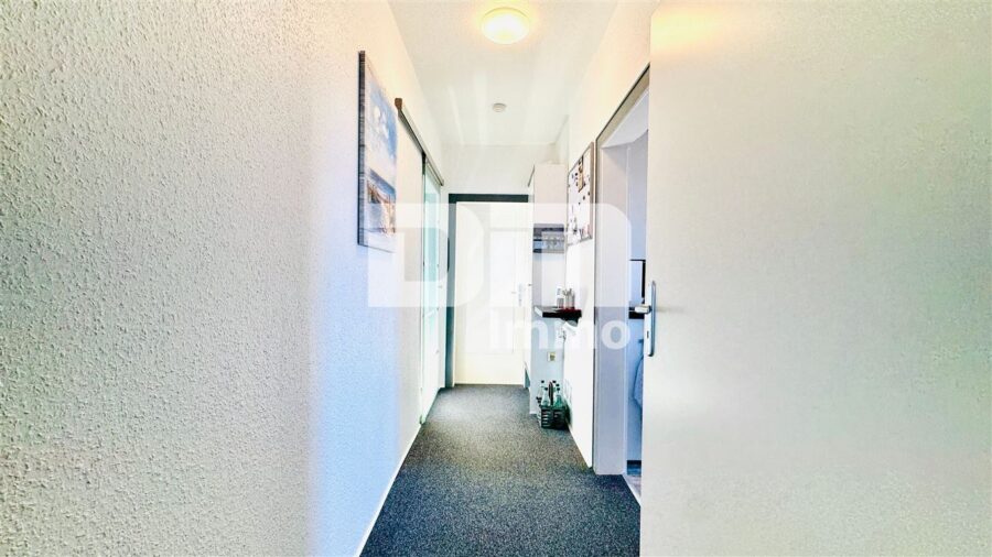 Modernisiertes Ein- bis Zweifamilienhaus mit Maisonettebereich in Traumlage - OG Flur / Diele